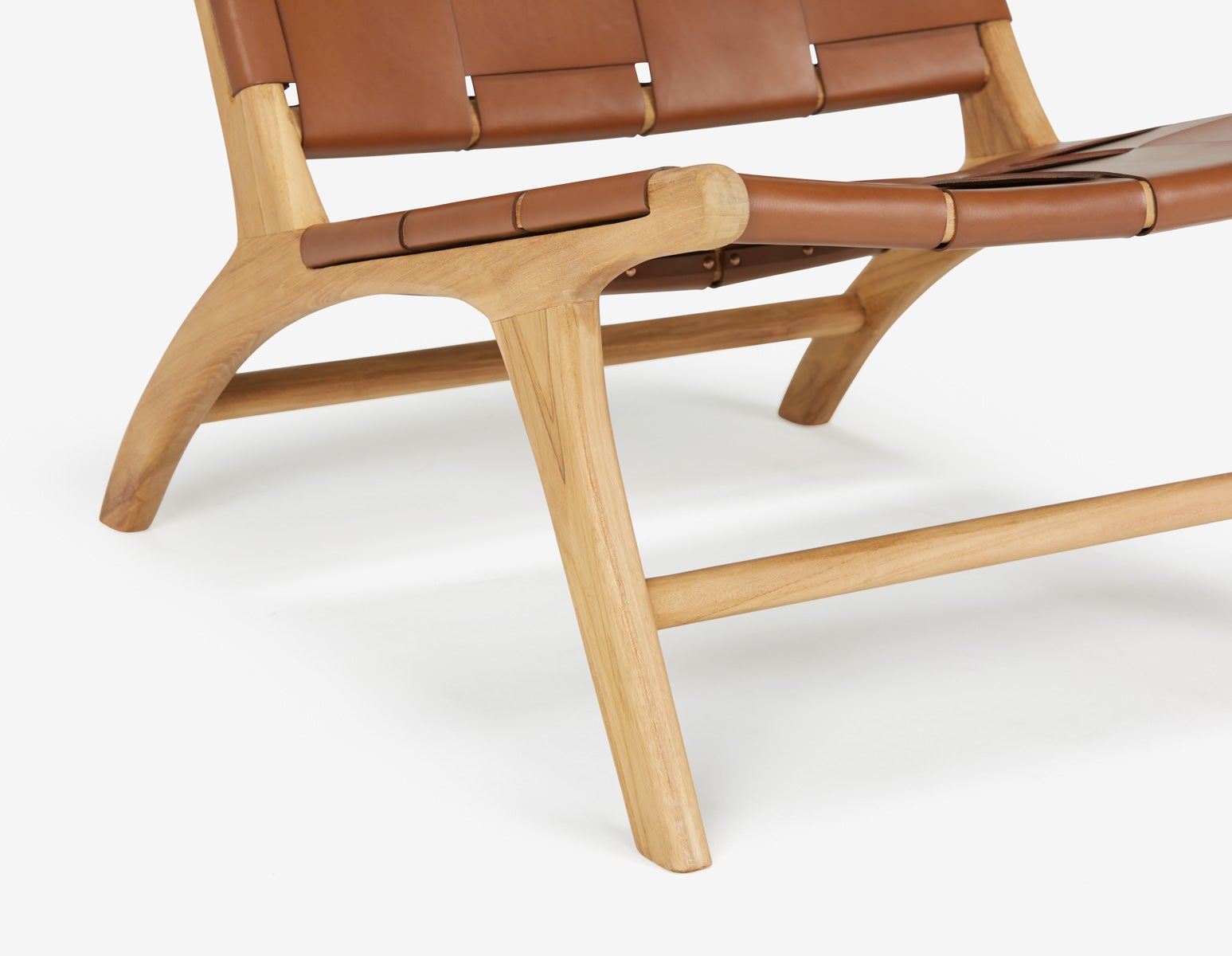 BENTA chaise d'appoint en teck et cuir tressé undefined