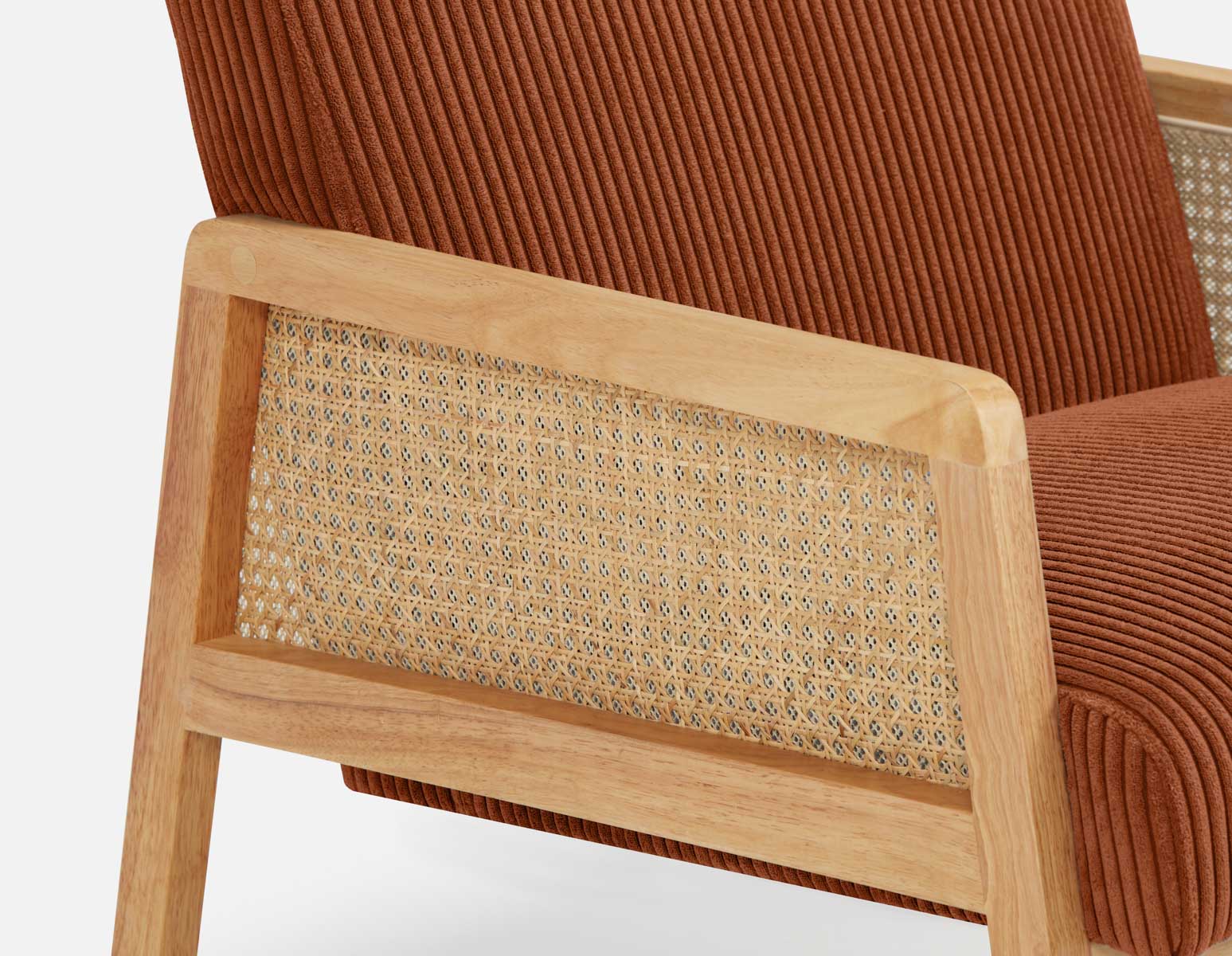 BECKETT fauteuil aux accents de velours côtelé et de rotin undefined