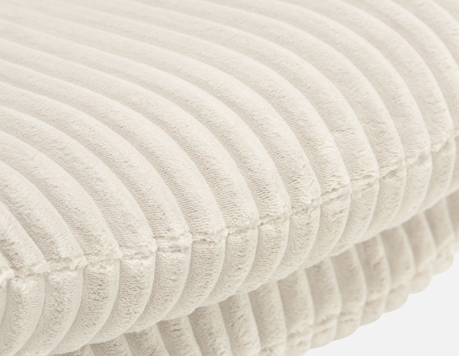 ROUSSEAU chaise d'appoint en velours côtelé undefined