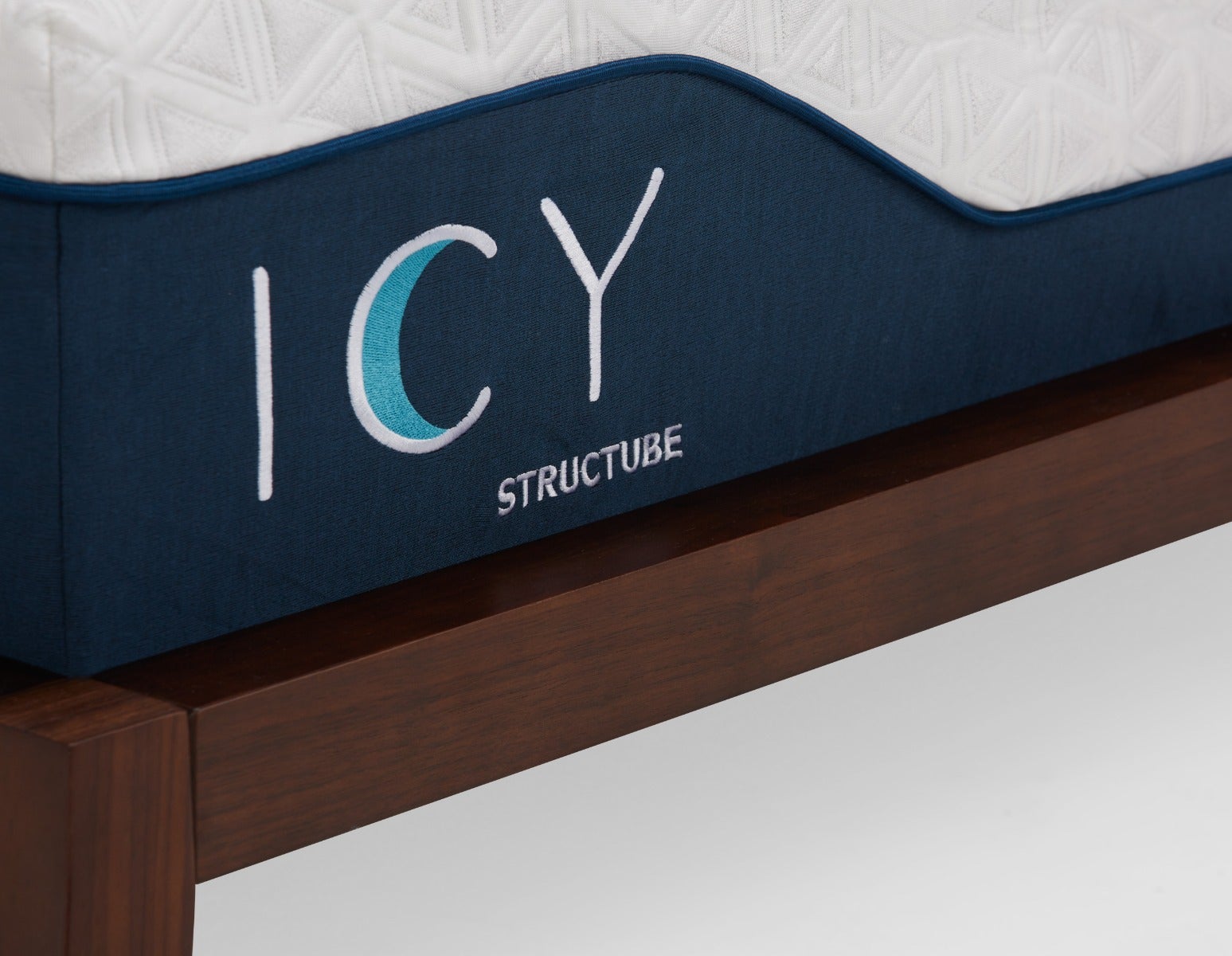 ICY 10 queen size mattress undefined